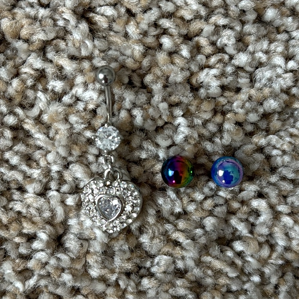 Belly Button Ring & Replacement Balls